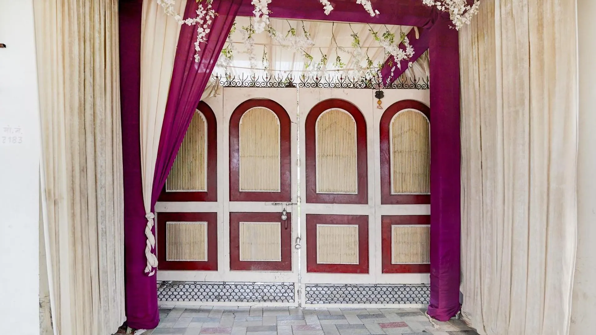***  ורנאסי Hotel O Hanuman Gadi Formerly Alankar Lawn הודו