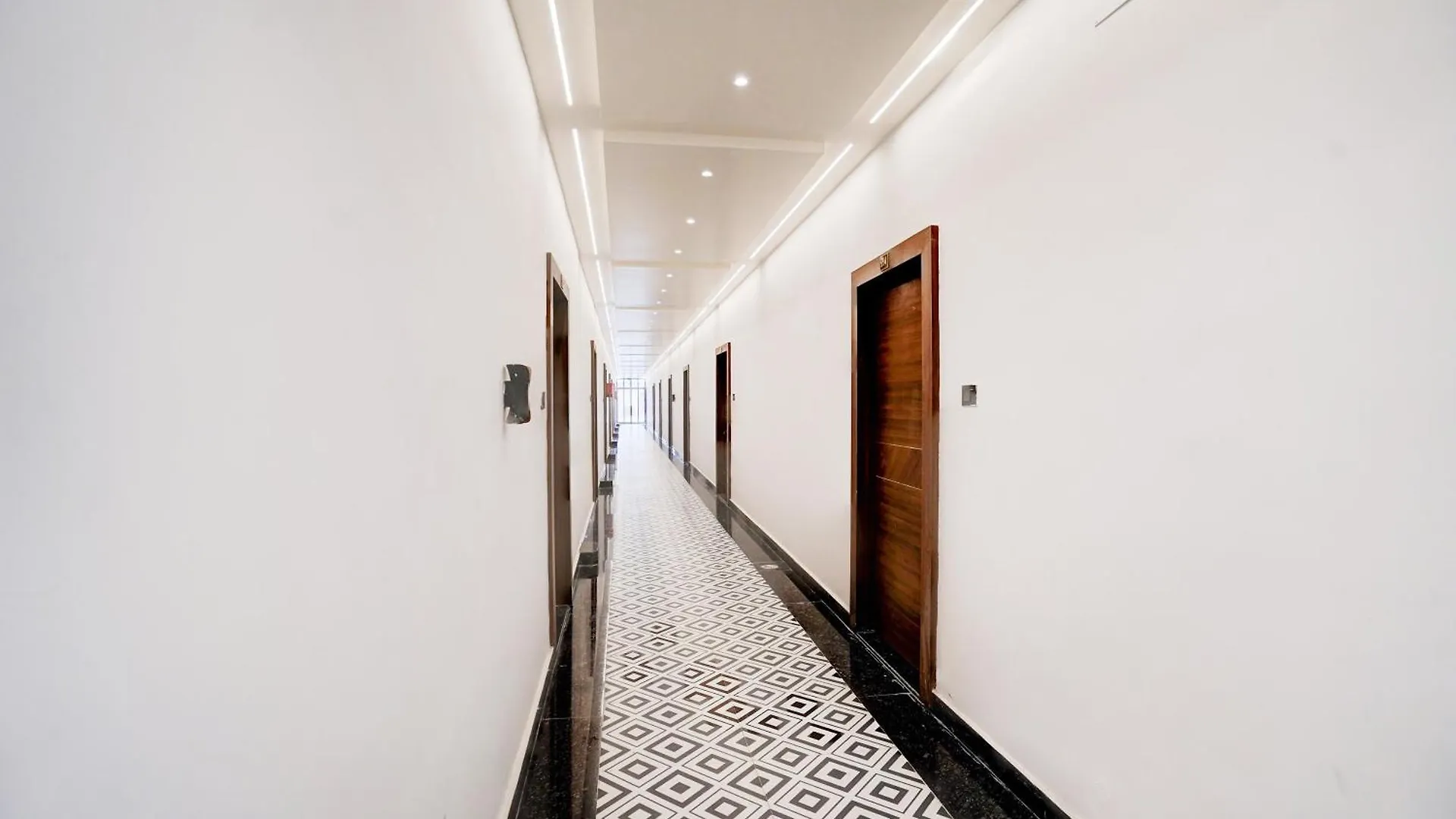 ורנאסי Hotel O Hanuman Gadi Formerly Alankar Lawn